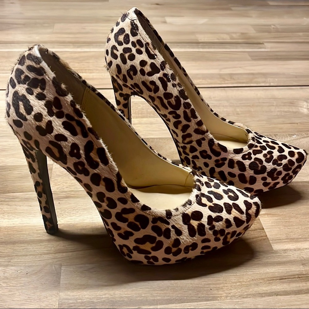 KELSI by Kelsi Dagger Brette Leopard Print Platform Pump size 7.5